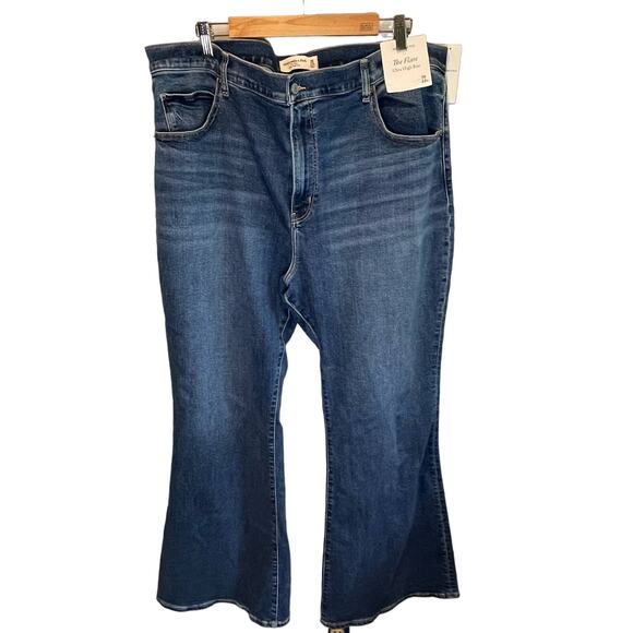 Abercrombie & Fitch Denim - Abercrombie & Fitch NWT The Flare Ultra High Rise Jeans - size 36/22R